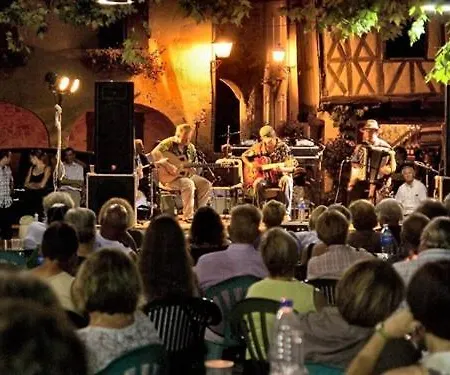 Du Cote De Chez Jeanne 4* Fourcès