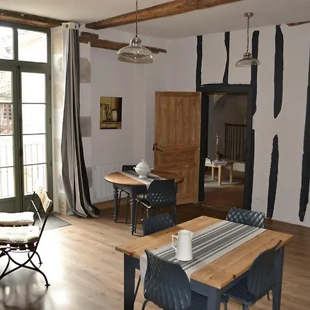 Maison d'hôtes Du Côté De Chez Jeanne Fourcès